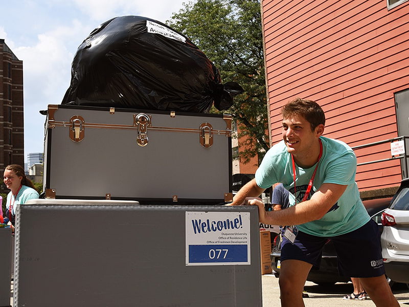 Freshman move-in August 2019