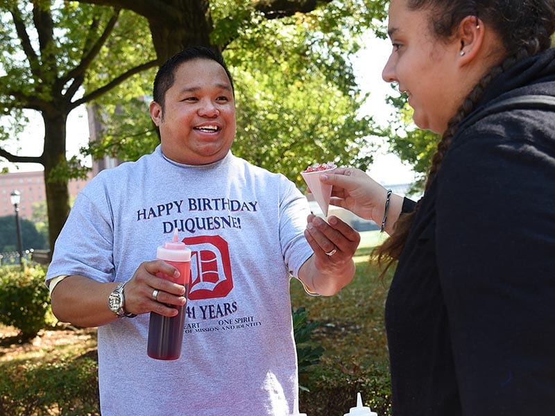 Campus Community Turns Out for Duquesne’s 141st Birthday